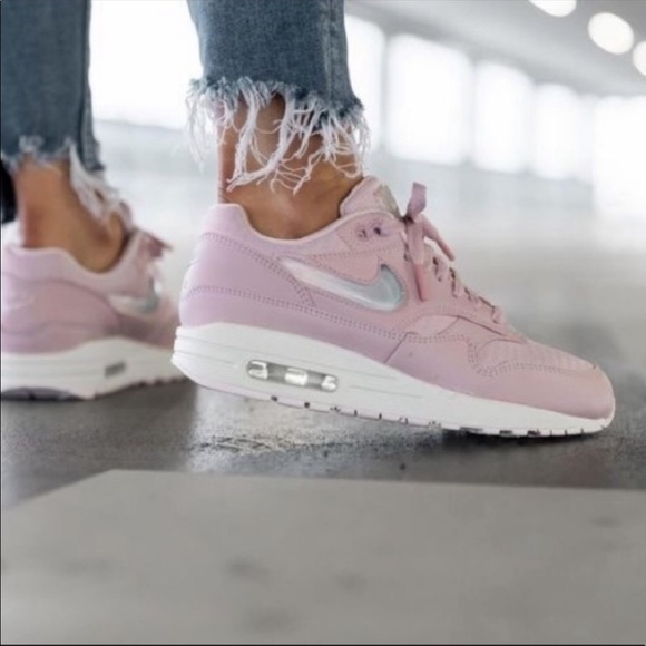 Nike Shoes - NWT Nike Air Max 1 Rare